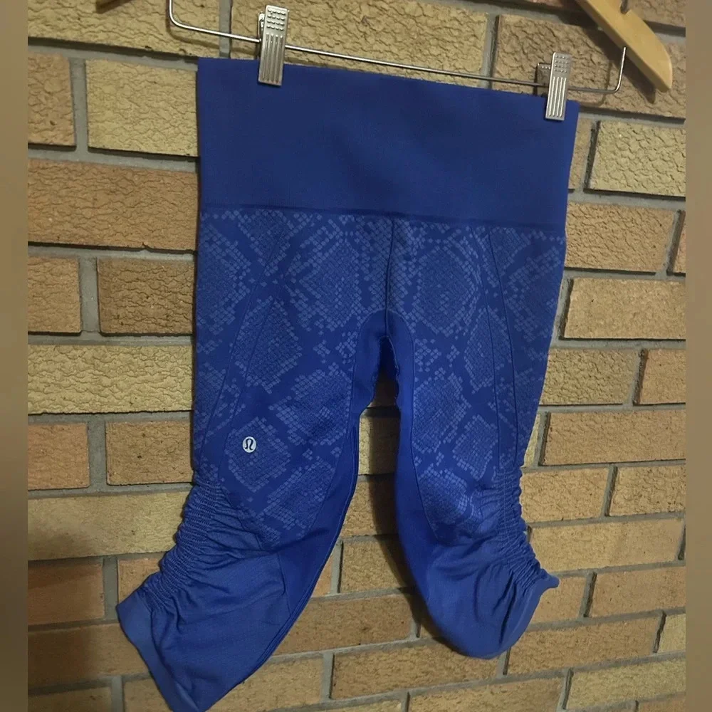 Lululemon In The Flow Crop II Heathered Sapphire Blue Size 6